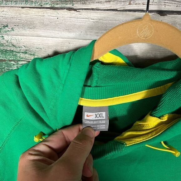 Vintage Nike Hoodie - Picture 4 of 10